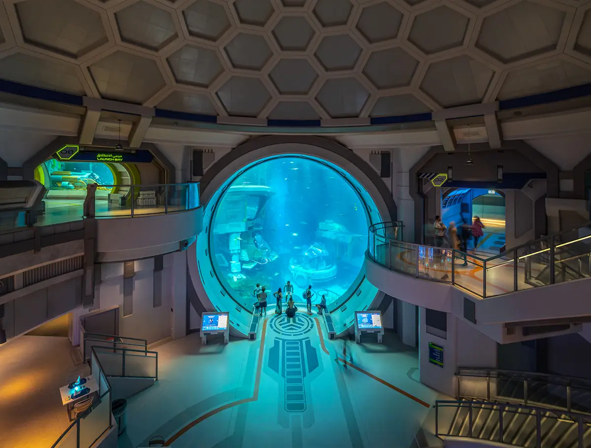 Large corcular aquarium port window